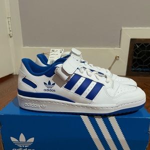 SOLD!! BRAND NEW WITH TAG adidas forum low originals in blue
